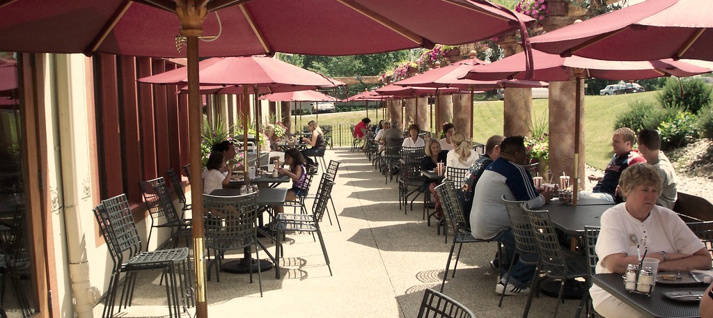 Au soleil d'une terrasse d'un restaurant !