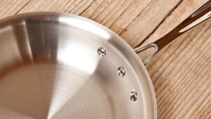 poêle en inox